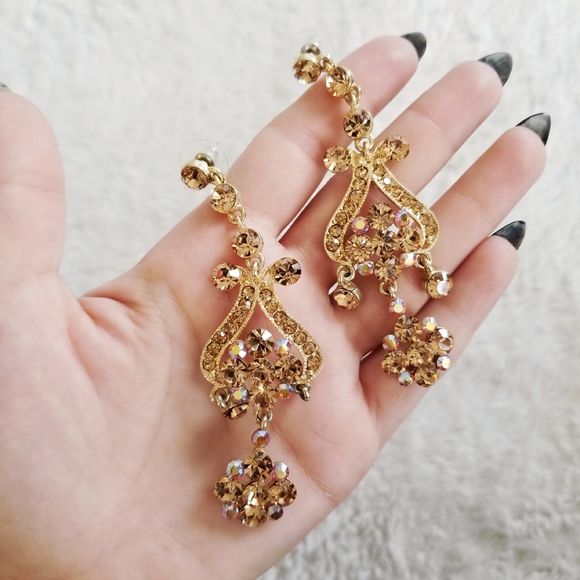 Formal gold Swarovski dangling earrings - Picture 2 of 4